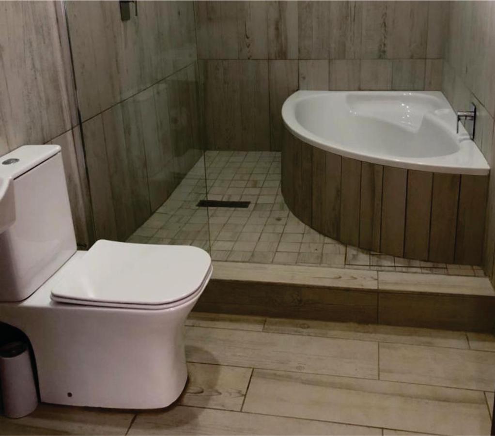 Beesdam Guesthouse Potchefstroom Dış mekan fotoğraf