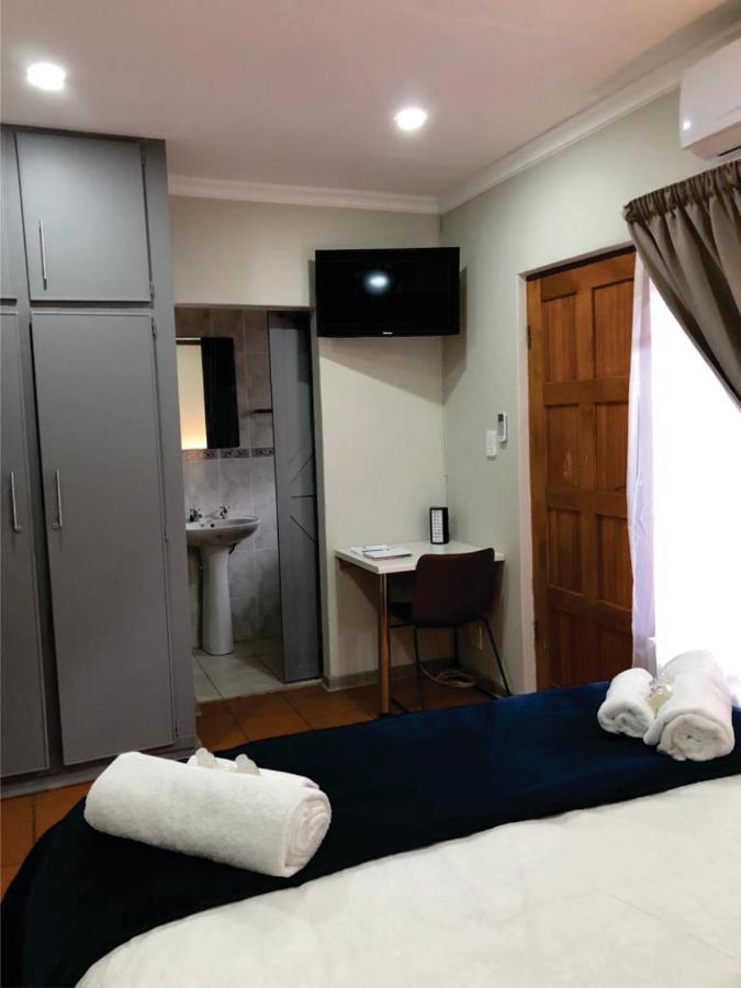 Beesdam Guesthouse Potchefstroom Dış mekan fotoğraf
