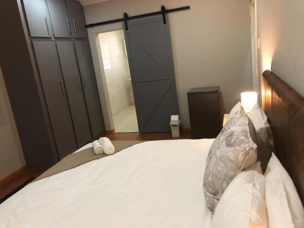 Beesdam Guesthouse Potchefstroom Dış mekan fotoğraf