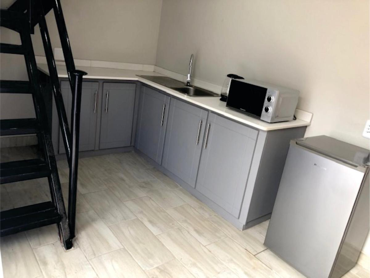 Beesdam Guesthouse Potchefstroom Dış mekan fotoğraf