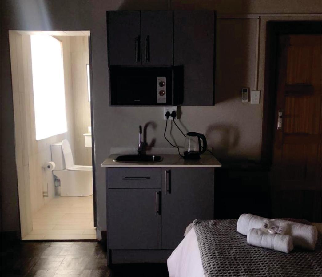Beesdam Guesthouse Potchefstroom Dış mekan fotoğraf
