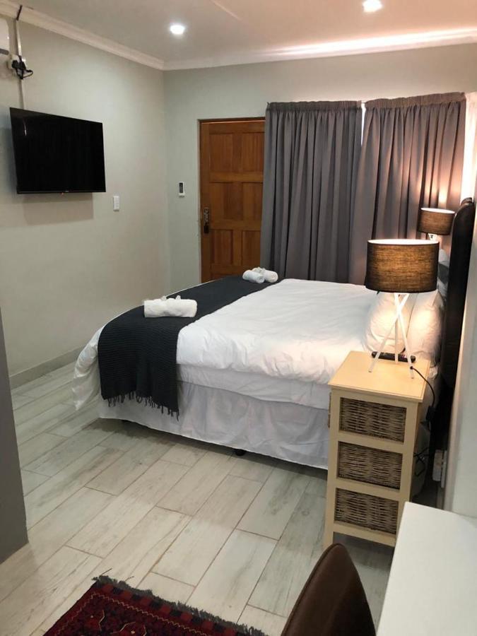 Beesdam Guesthouse Potchefstroom Dış mekan fotoğraf